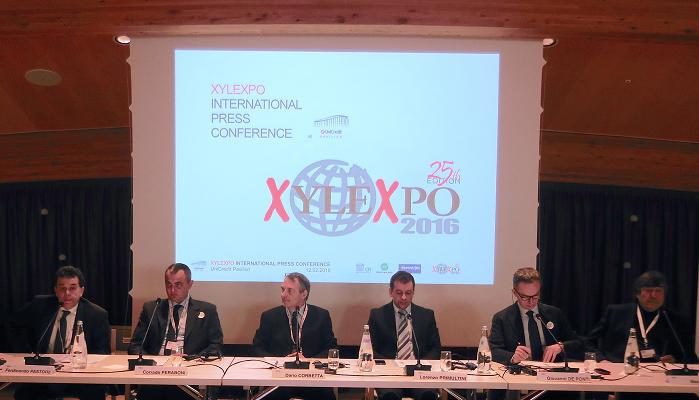 From left to right: Andrea Mattiello/ICE, Corrado Peraboni, Dario Corbetta, Lorenzo Primultini, Giovanni De Ponti e Maurizio Riva. Photo Acimall