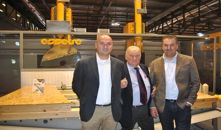 At the center, Gianni Sella founder of the company with his sons. On the left, Andrea and Nicola. Photo Datalignum